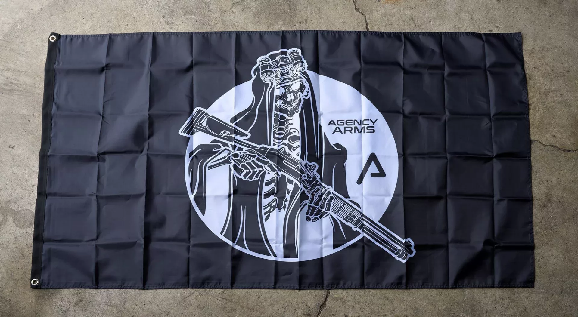 agency-arms-m4-reaper-drapeau-noir-polyester-3x5-pieds image 1