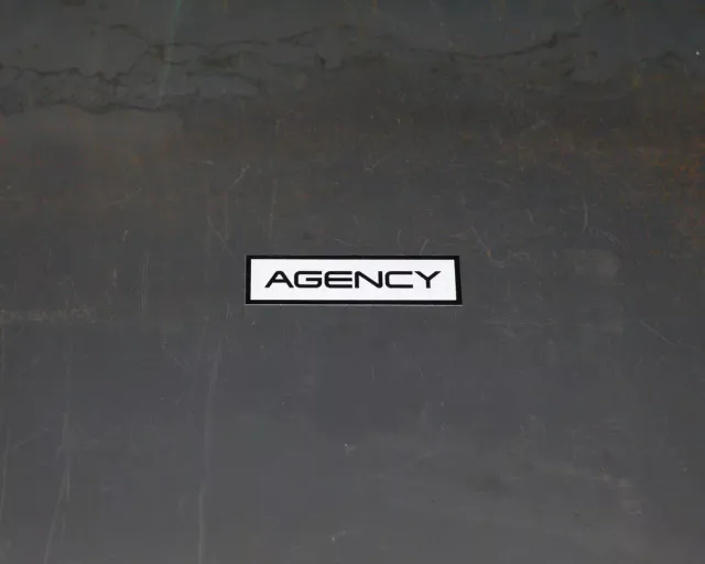 agency-arms-rectangle-sticker-autocollant-blanc-noir-2-8x10-4-cm image 1