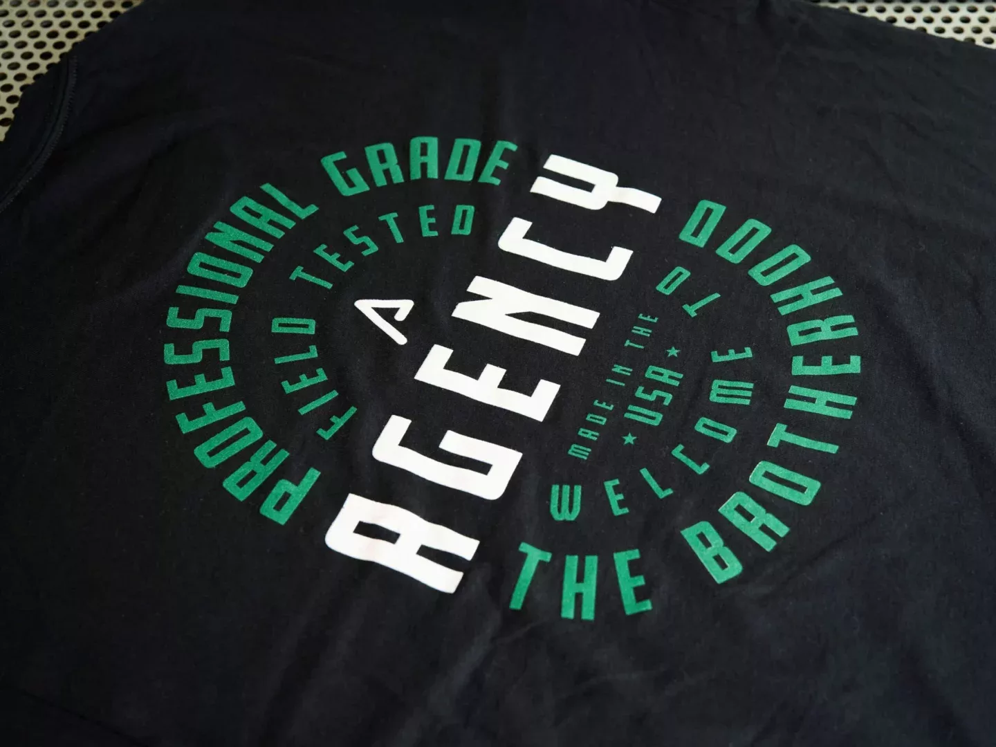 agency-arms-brotherhood-t-shirt-noir-coton image 1