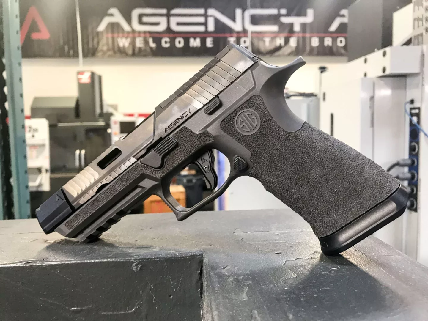 agency-arms-p320-grip-module-stippling-poign-e-sig-x-series image 3