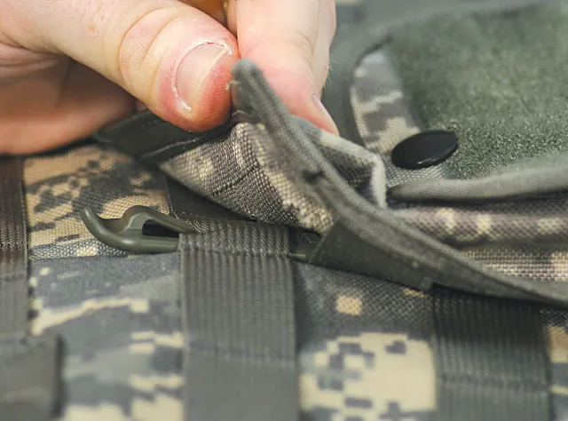blackhawk-speed-clips-3-lot-6-attaches-molle-polym-re image 1