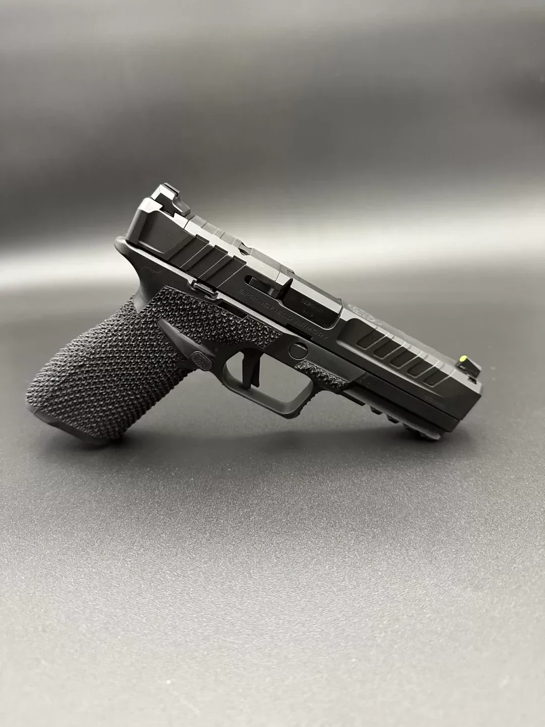 agency-arms-springfield-service-stippling-poign-e-echelon-client image 2